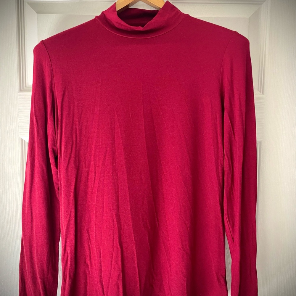 Tahari Burgundy Long Sleeve Turtleneck